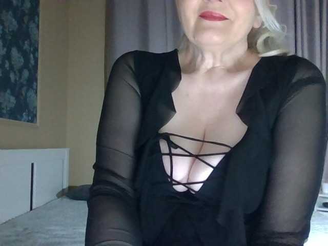 Mellica's BongaCams show and profile