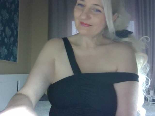 Mellica's BongaCams show and profile