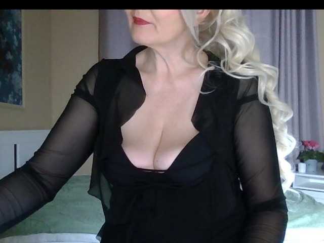 Mellica's BongaCams show and profile