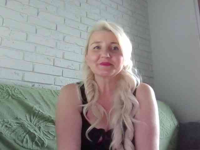Mellica Live Webcam on BongaCams