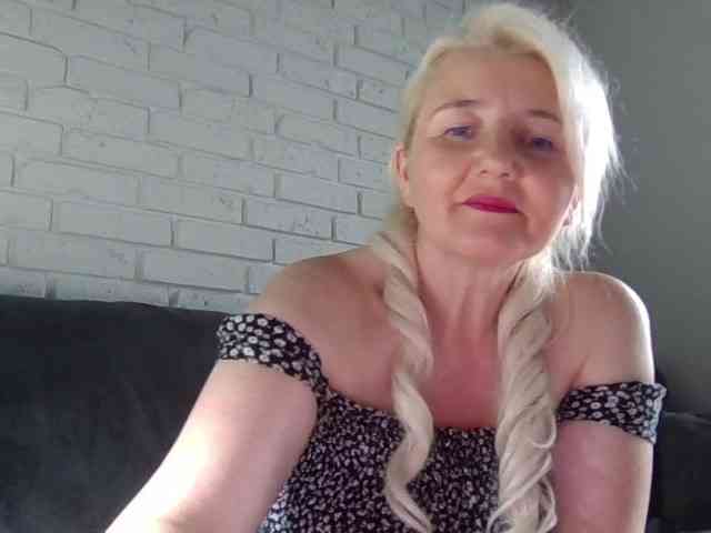 Mellica Live Webcam on BongaCams