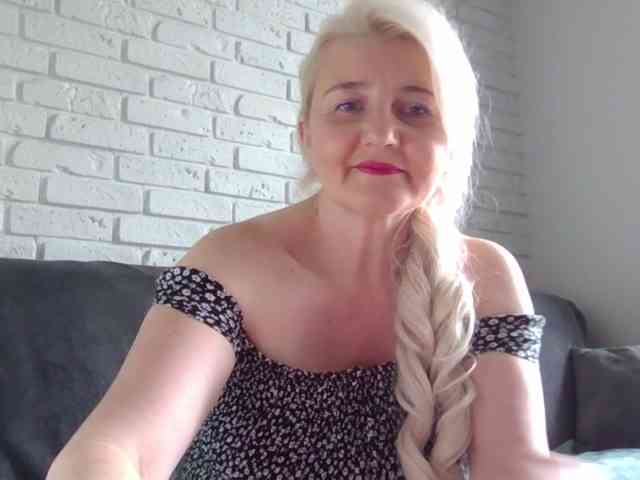 Mellica Live Webcam on BongaCams
