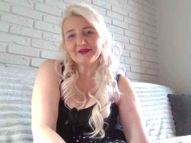 Mellica Live Webcam on BongaCams
