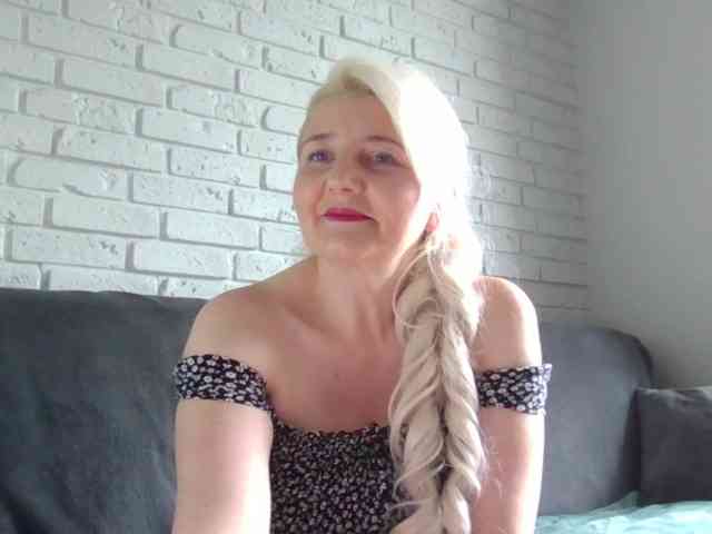 Mellica Live Webcam on BongaCams