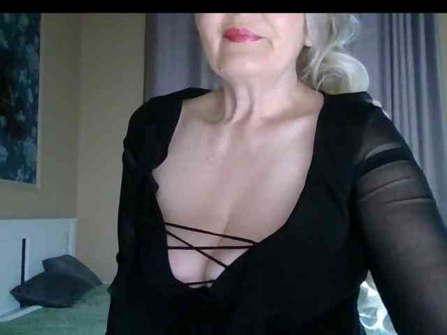 Mellica Live Webcam on BongaCams