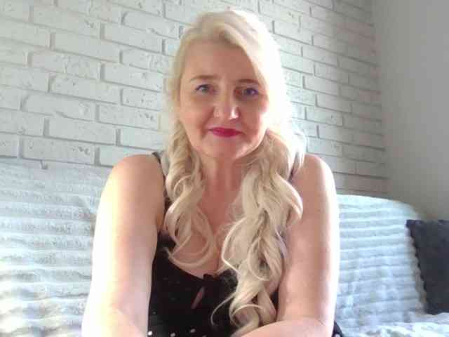 Mellica Live Webcam on BongaCams