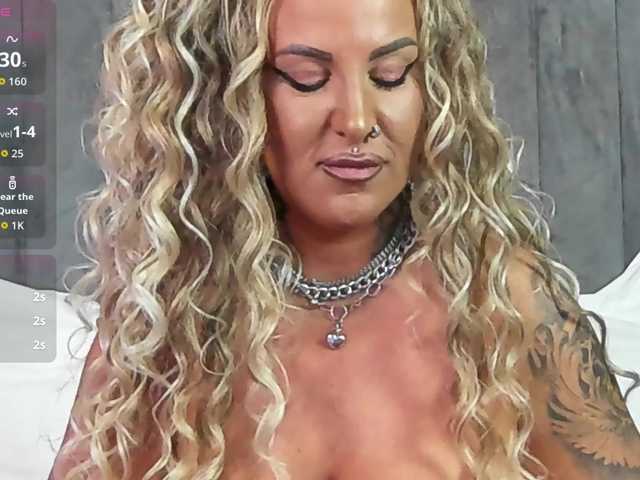 SierraQuinn's BongaCams show and profile