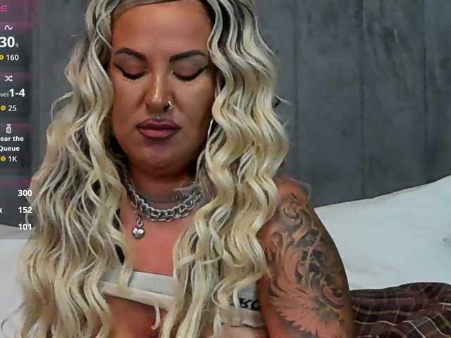 SierraQuinn's BongaCams show and profile