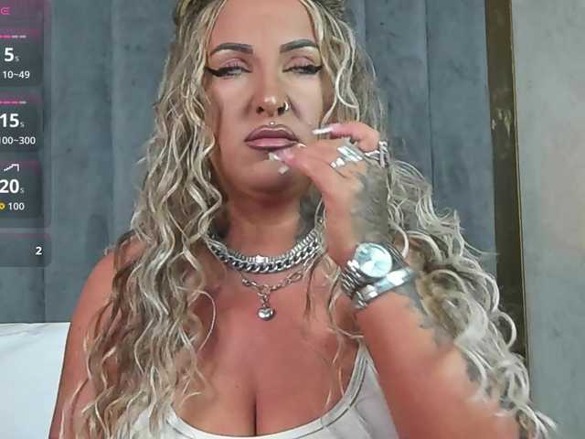 SierraQuinn's BongaCams show and profile