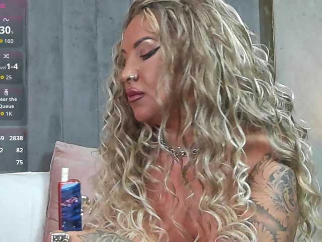 SierraQuinn's BongaCams show and profile