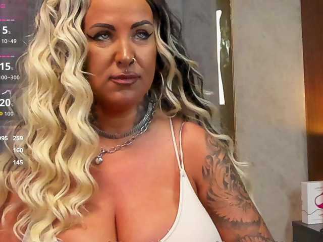 SierraQuinn's BongaCams show and profile