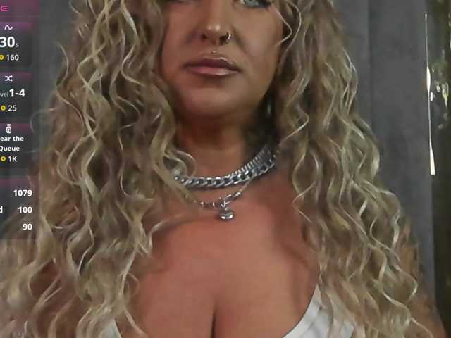 SierraQuinn's BongaCams show and profile