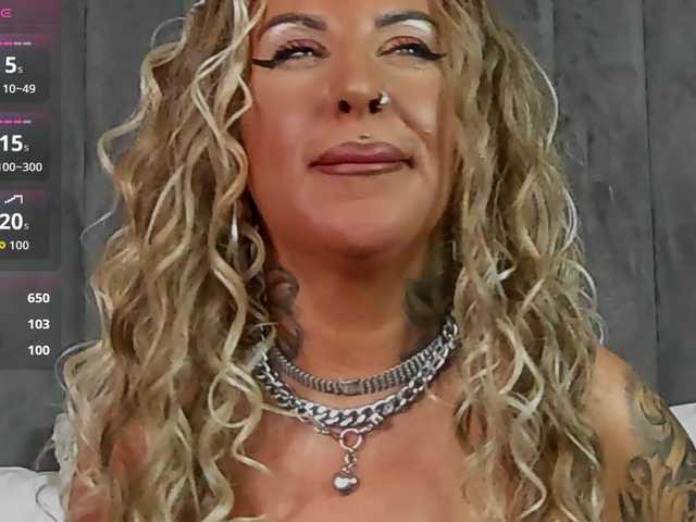 SierraQuinn's BongaCams show and profile