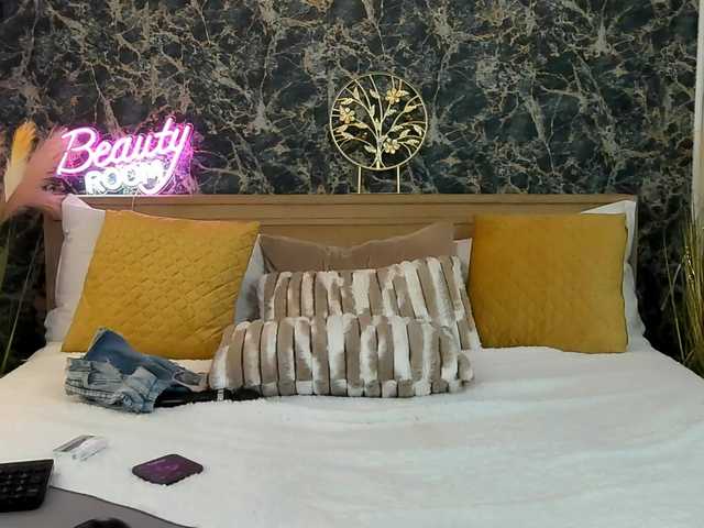 SierraQuinn's BongaCams show and profile