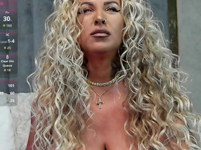 SierraQuinn's BongaCams show and profile