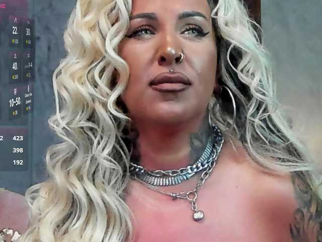 SierraQuinn's BongaCams show and profile