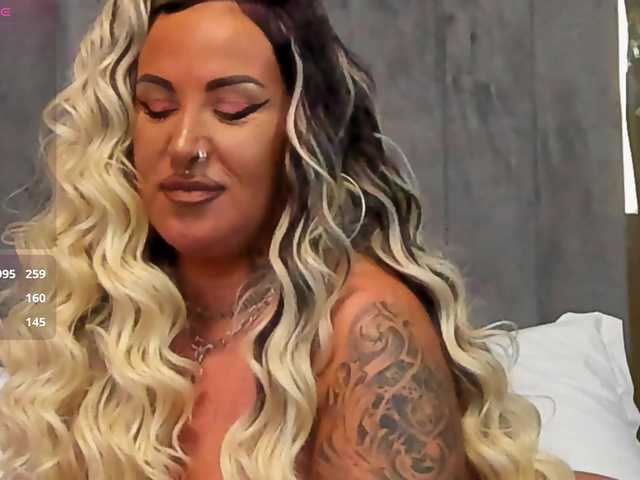 SierraQuinn's BongaCams show and profile