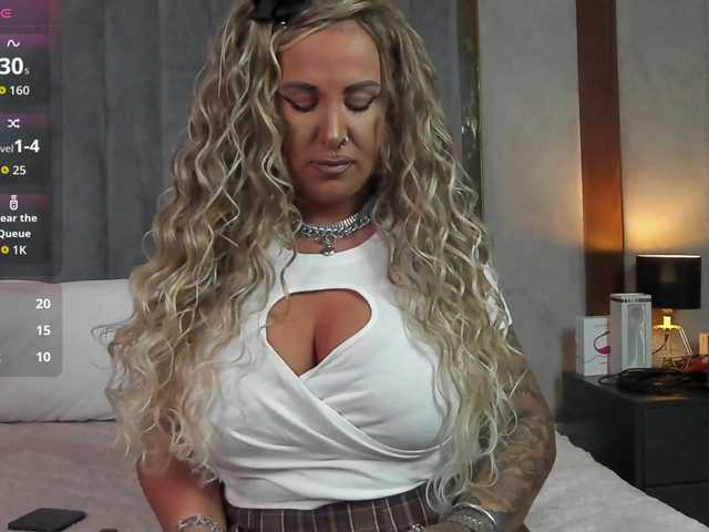 SierraQuinn's BongaCams show and profile