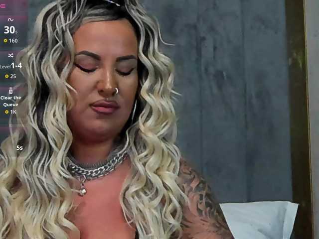 SierraQuinn's BongaCams show and profile