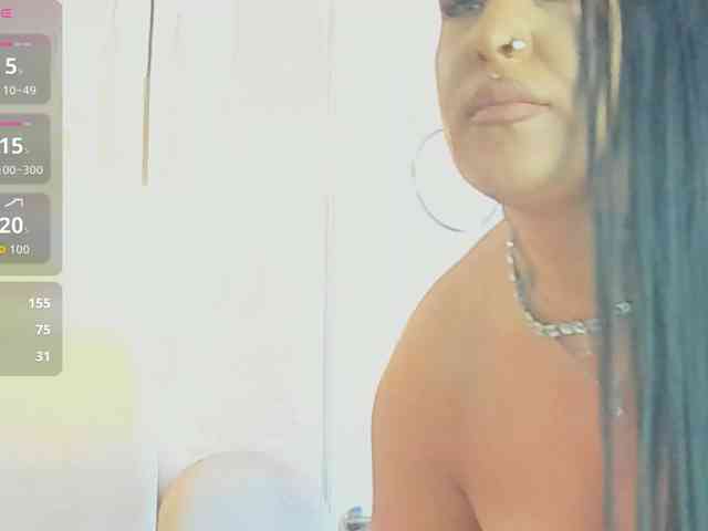 SierraQuinn webcam