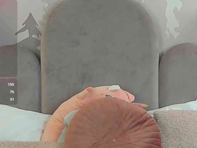 SierraQuinn webcam
