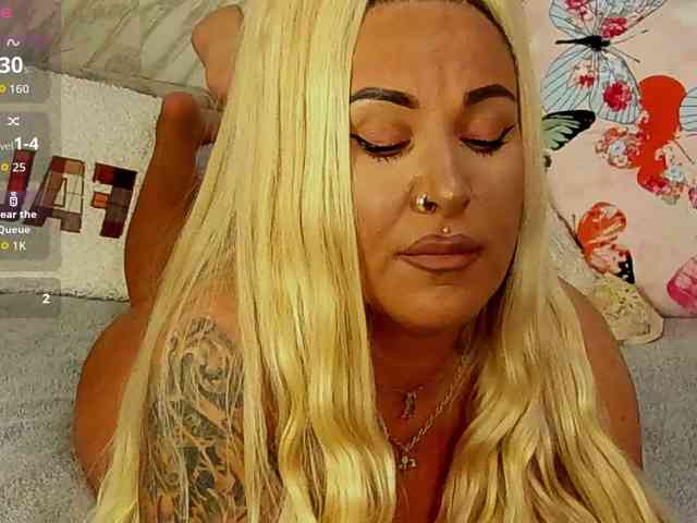 SierraQuinn webcam
