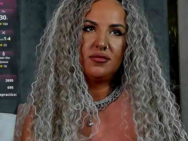 free sex webcam SierraQuinn