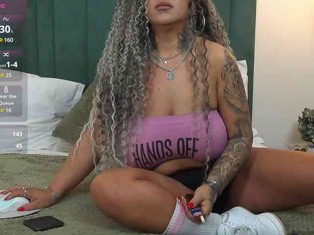 SierraQuinn webcam