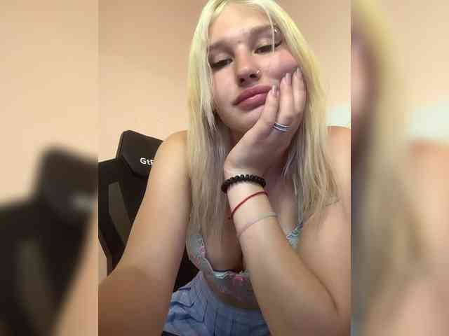 live cam feed EvelinaKiss