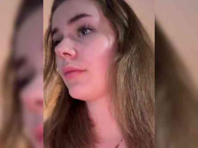 M4ribelRiver Live Webcam on BongaCams