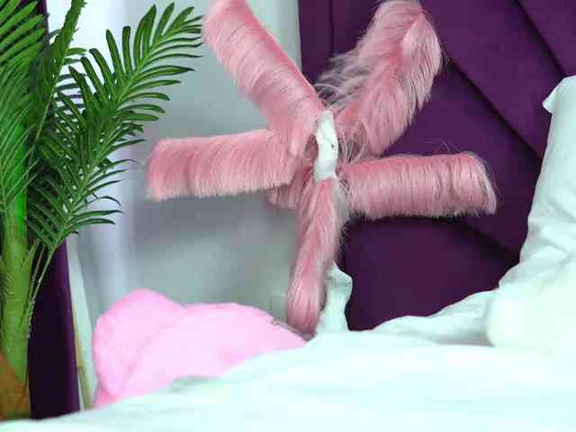 AshleyLux webcam