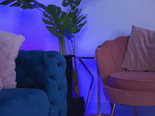 NinnaVoss's BongaCams show and profile