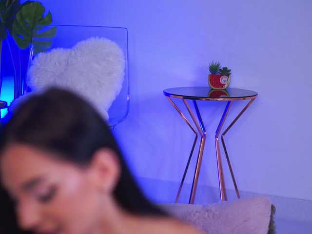 NinnaVoss's BongaCams show and profile