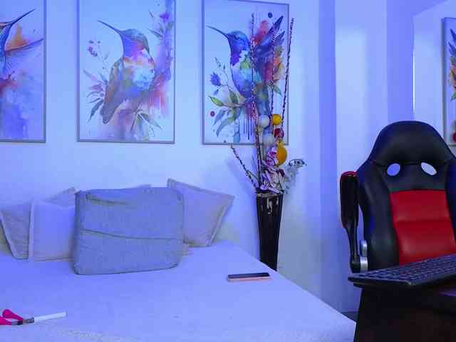 GoddessMia webcam