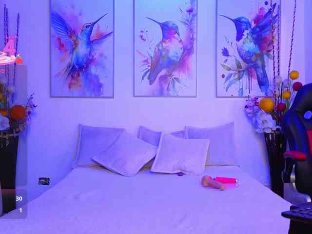 GoddessMia webcam