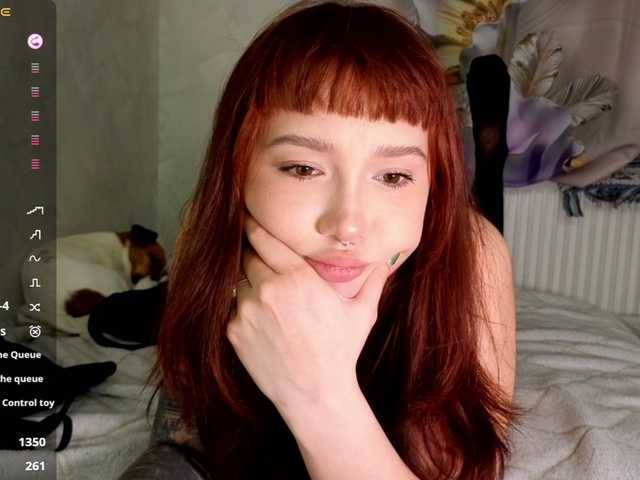 littlewetgirl live cam profile