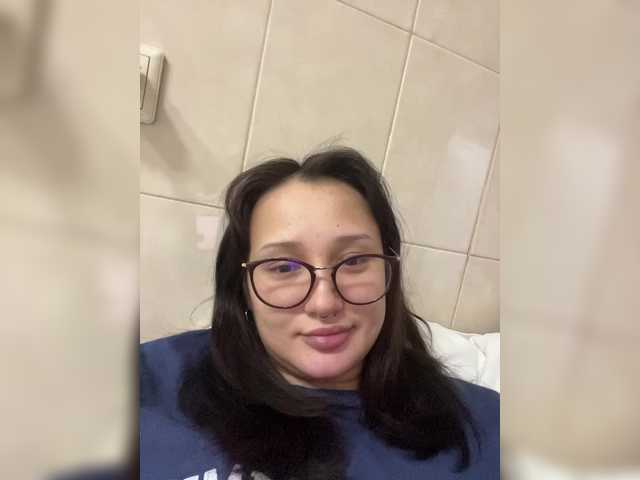 littlewetgirl cam belle