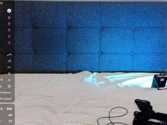 littlewetgirl's BongaCams show and profile