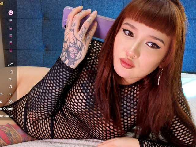 littlewetgirl's BongaCams show and profile