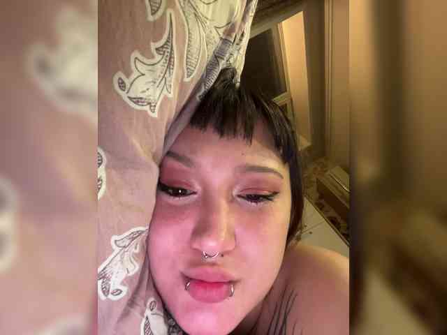 littlewetgirl webcam