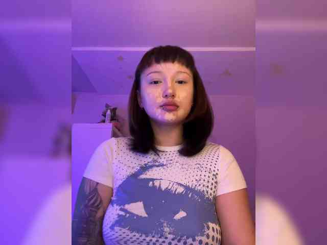 littlewetgirl webcam