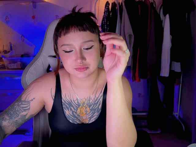 littlewetgirl webcam