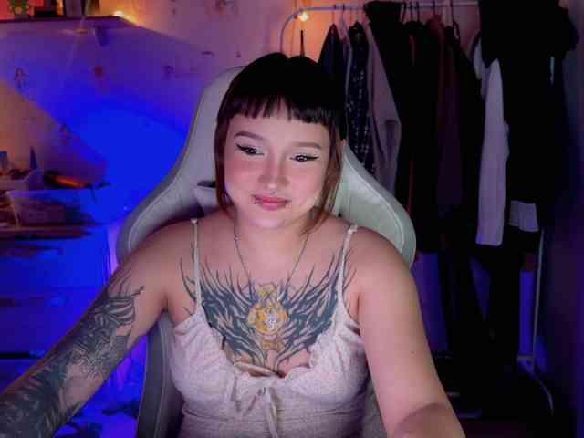 littlewetgirl webcam