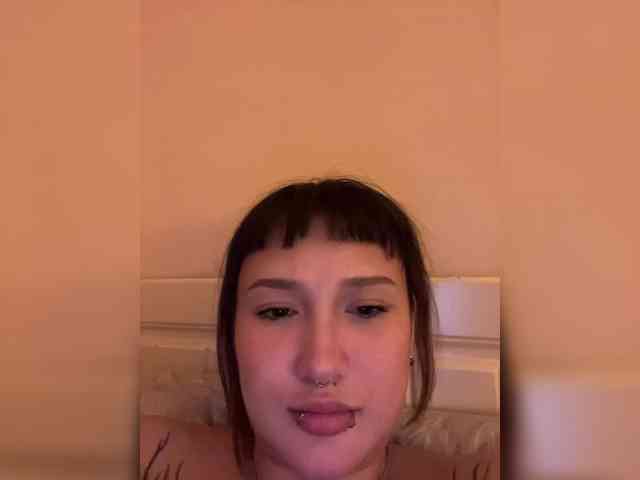 littlewetgirl webcam