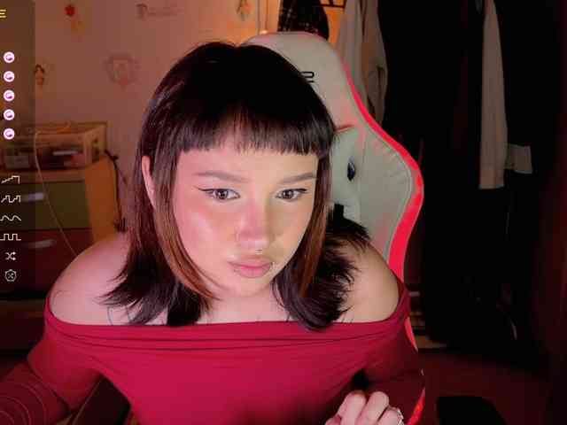 littlewetgirl webcam