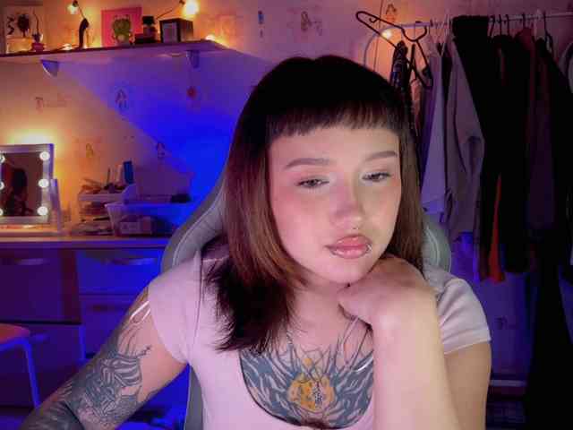 littlewetgirl webcam