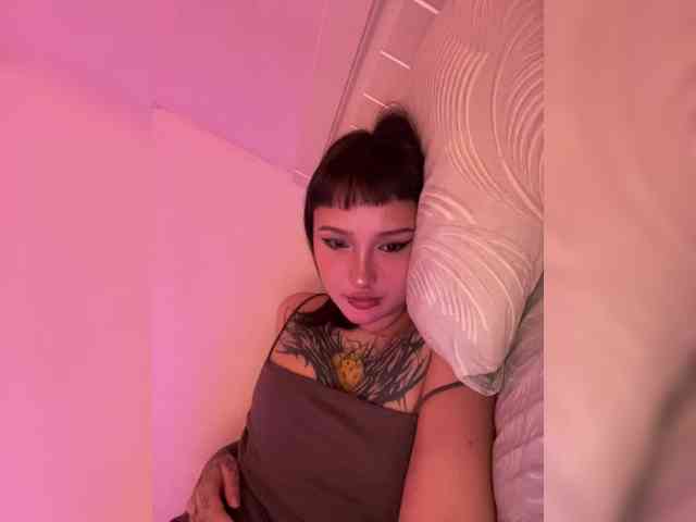 littlewetgirl webcam