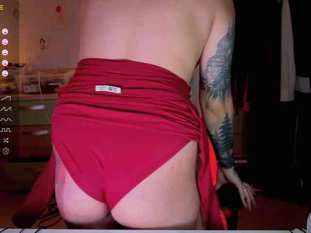littlewetgirl webcam