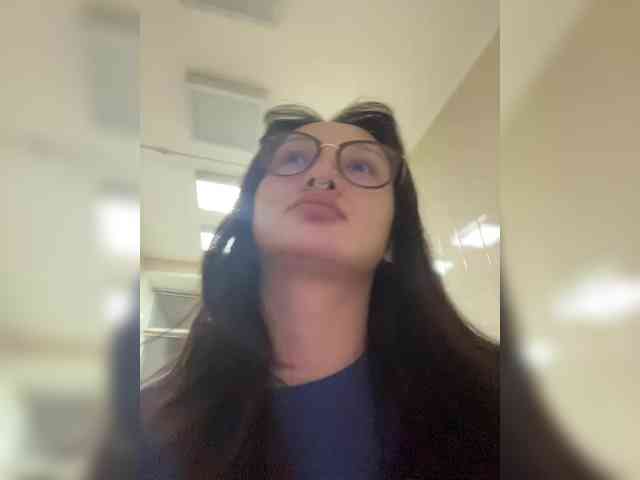 littlewetgirl webcam