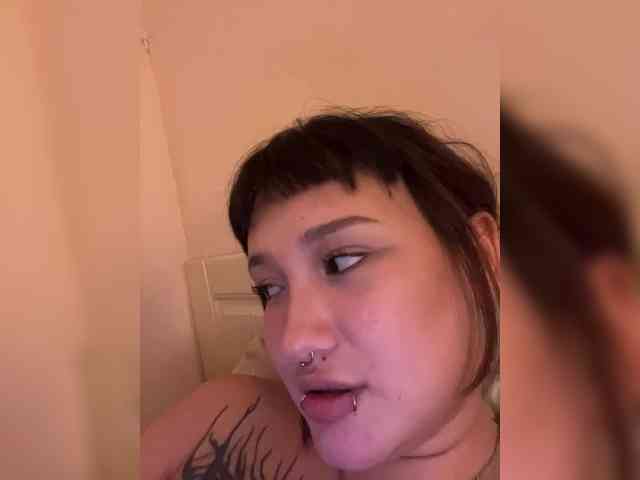 littlewetgirl webcam